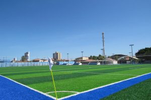 Campo de futebol com dimensões no padrão nacional