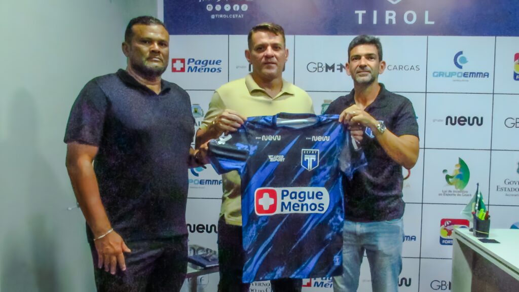 Coruja anuncia Júnior Cearense como treinador para Taça Fares Lopes