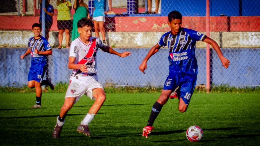 CEARENSE SUB-15: Tirol e Ferroviário empatam no primeiro jogo das quartas de final